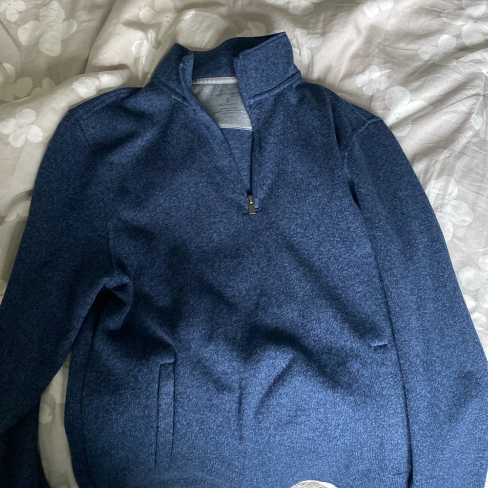 Men’s navy blue quarter zip up